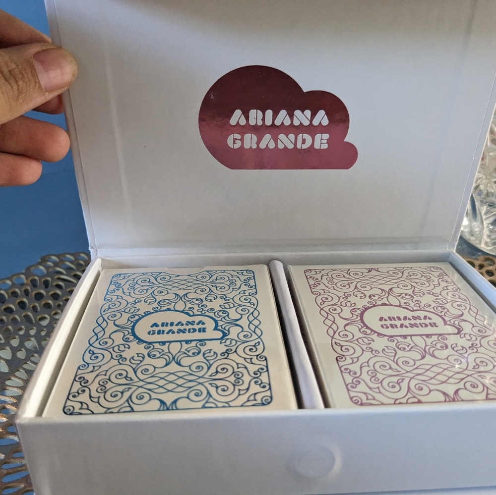 Ariana grande - Picture 2 of 5
